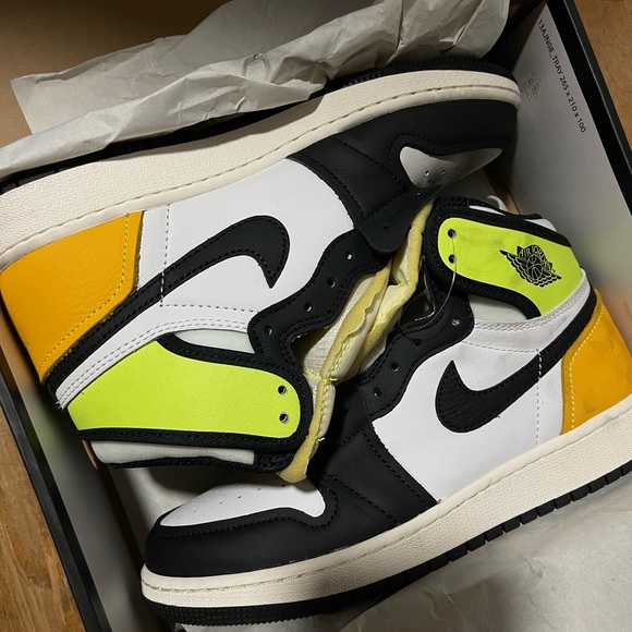 air Jordan 1 - Picture 1 of 3